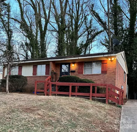 915 Yellowstone Dr, Charlotte, NC 28208
