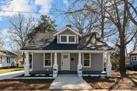 521 Boger St, Mooresville, NC 28115