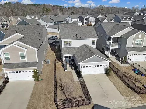 Exterior - 4016 Whittier Ln, Tega Cay, SC 29708 photo 9 of 9