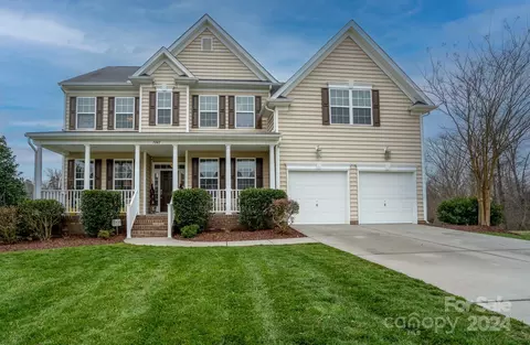 7242 Streamhaven Dr, Harrisburg, NC 28075