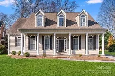 1108 Randolph Oaks Ct, Charlotte, NC 28211