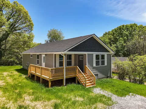166 Lower Edgewood Rd, Candler, NC 28715