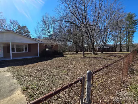 5447 Cavin Ln, Kannapolis, NC 28081 photo 2
