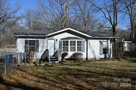 3506 1st Avenue Nw Cir NW, Hickory, NC 28602