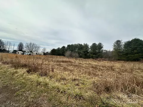 150 Donovan Ln, Hiddenite, NC 28636 photo 2