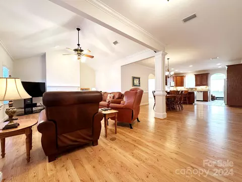 Living - 805 3rd Ne St NE, Conover, NC 28613 photo 1 of 6
