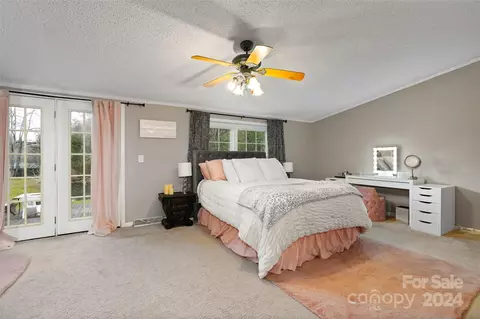 Bedroom - 241 Beech Tree Rd, Whittier, NC 28789 photo 3 of 5
