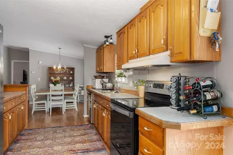 Kitchen - 241 Beech Tree Rd, Whittier, NC 28789 photo 3 of 3