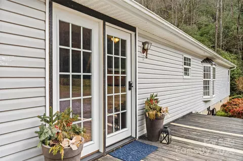 Exterior - 241 Beech Tree Rd, Whittier, NC 28789 photo 4 of 8