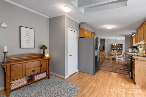 Dining - 241 Beech Tree Rd, Whittier, NC 28789 photo 1 of 3