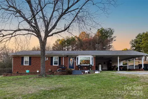 3710 Patricia Dr, Concord, NC 28027