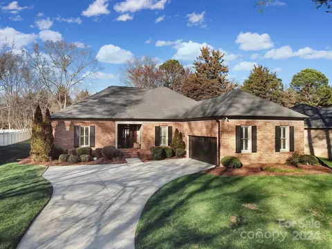 4423 Asherton Dr, Charlotte, NC 28226