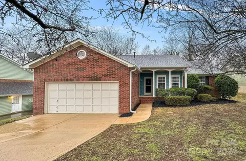 1207 Yorkdale Dr, Charlotte, NC 28217