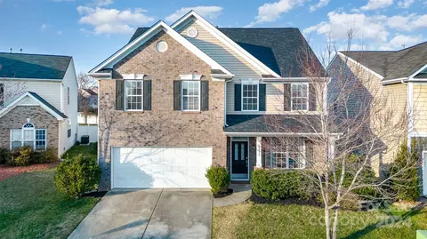 10918 Sand River Ct, Davidson, NC 28036