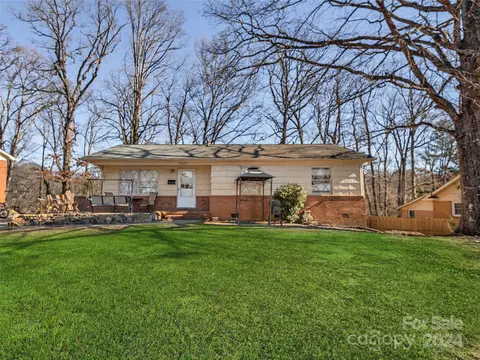 7627 Briardale Dr, Charlotte, NC 28212