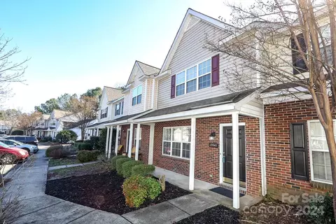 12041 Bragg St, Charlotte, NC 28273