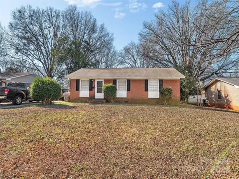 4200 Donnybrook Pl, Charlotte, NC 28205