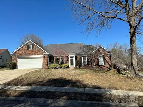 7023 Bickham Ln, Charlotte, NC 28269