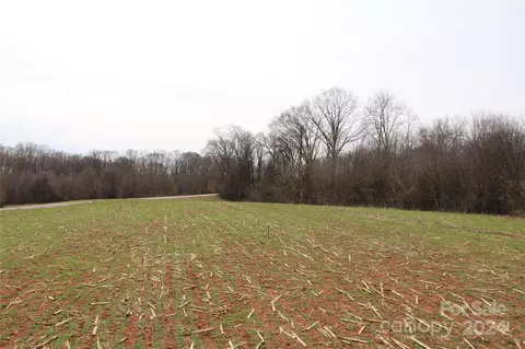 650 Williamsburg Rd, Olin, NC 28660 photo 3
