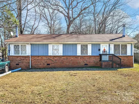 4332 Acorn St, Charlotte, NC 28205