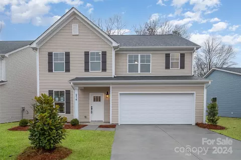 216 Surrey Oak Ln, Charlotte, NC 28216