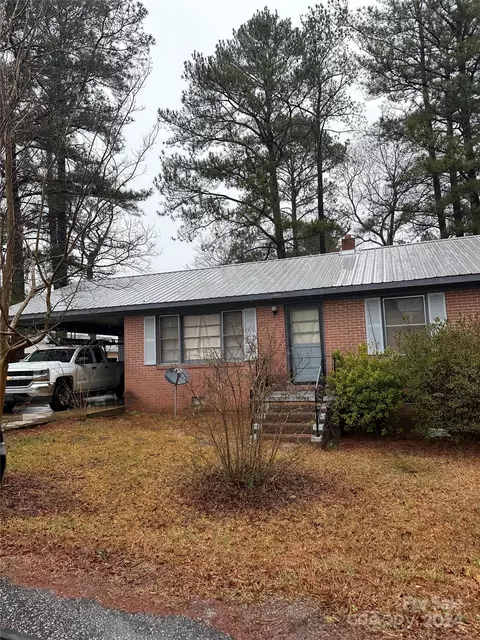 1445 Pine Spring St, Lancaster, SC 29720