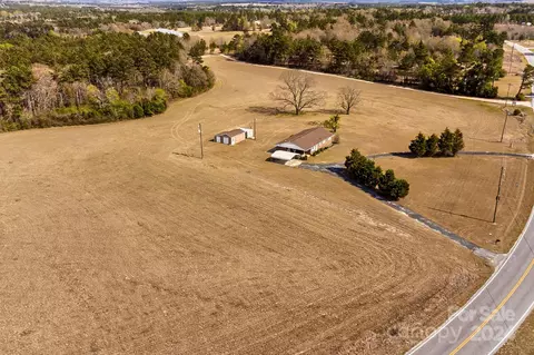 6302 Lockhart Rd, Kershaw, SC 29067