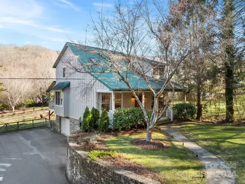 612 Christian Creek Rd, Swannanoa, NC 28778