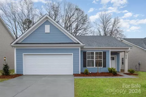 212 Surrey Oak Ln, Charlotte, NC 28216