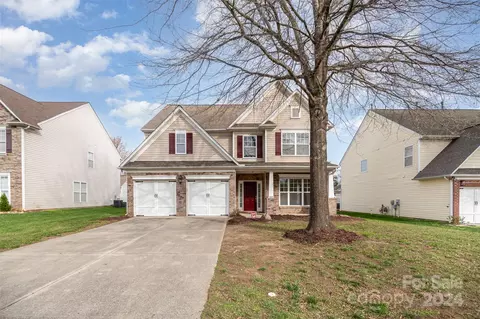 3029 Gloxinia Rd, Charlotte, NC 28215