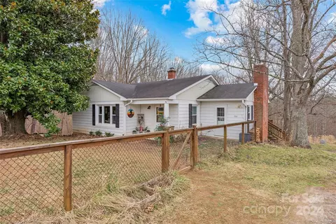 700 Jupiter Rd, Weaverville, NC 28787