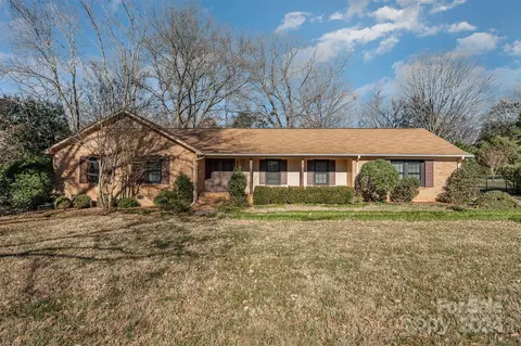 4331 Windwood Cir, Charlotte, NC 28226