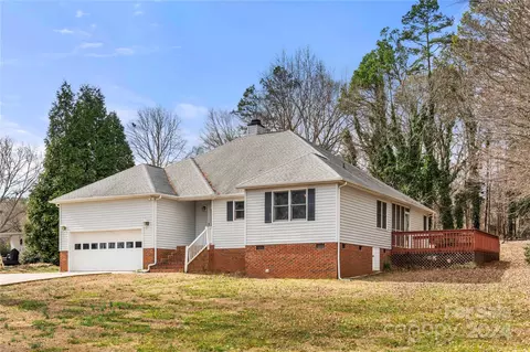 611 Edgewater Dr, Belmont, NC 28012