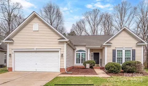 2014 Farmingham Ln, Indian Trail, NC 28079