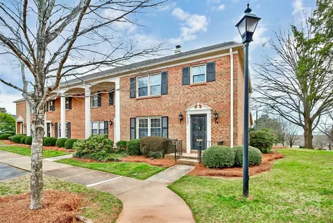 6687 Bunker Hill Cir, Charlotte, NC 28210