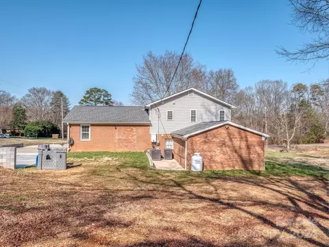 Exterior - 706 Red Cedar Ln, Monroe, NC 28110 photo 7 of 7