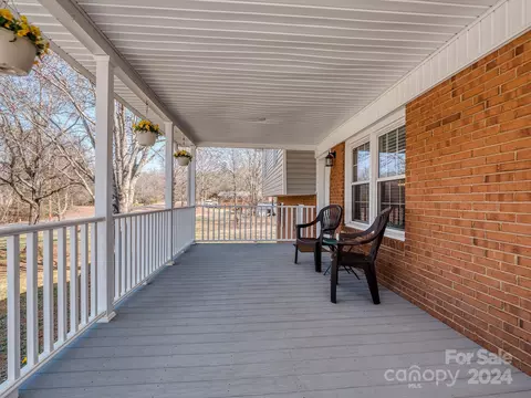 Exterior - 706 Red Cedar Ln, Monroe, NC 28110 photo 4 of 7