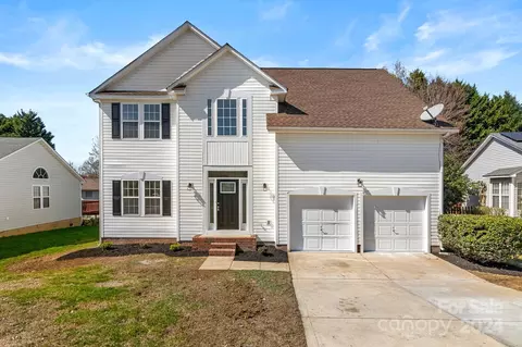 9409 Cantle Dr, Charlotte, NC 28216