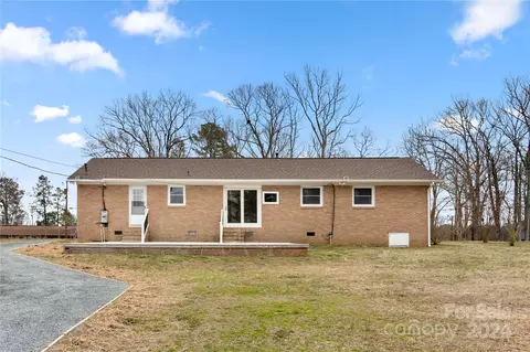 Exterior - 2804 Regency Rd, Lancaster, SC 29720 photo 8 of 10