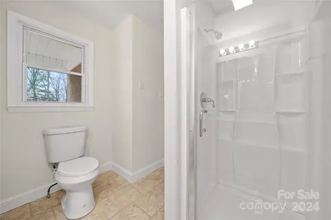 Bath - 2804 Regency Rd, Lancaster, SC 29720 photo 2 of 3