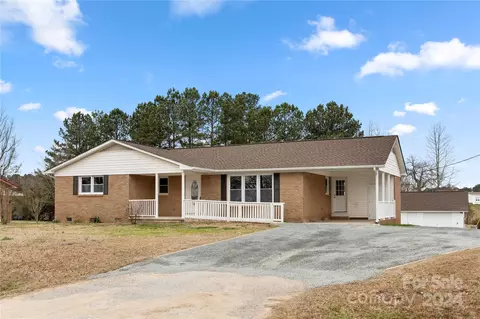 2804 Regency Rd, Lancaster, SC 29720