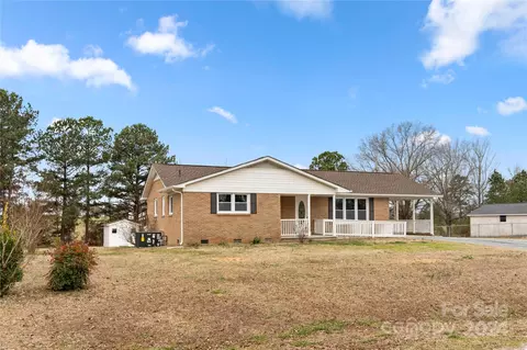 Exterior - 2804 Regency Rd, Lancaster, SC 29720 photo 7 of 10