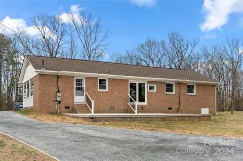 Exterior - 2804 Regency Rd, Lancaster, SC 29720 photo 10 of 10