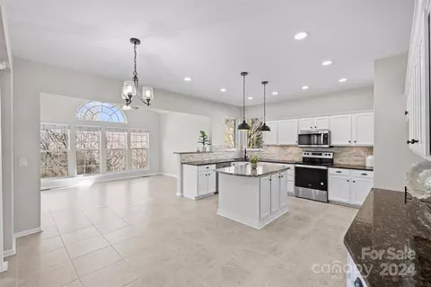 Kitchen - 816 Circle Trace Rd, Monroe, NC 28110 photo 6 of 7