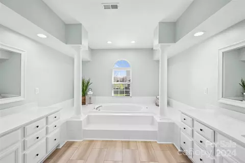 Bath - 816 Circle Trace Rd, Monroe, NC 28110 photo 2 of 4