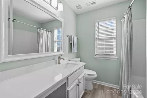 Bath - 816 Circle Trace Rd, Monroe, NC 28110 photo 4 of 4