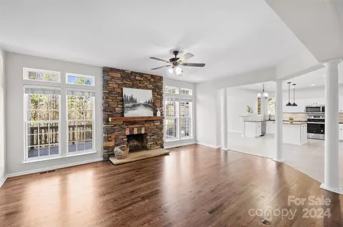 Living - 816 Circle Trace Rd, Monroe, NC 28110 photo 1 of 2