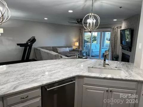 Kitchen - 18567 Vineyard Point Ln, Cornelius, NC 28031 photo 3 of 9