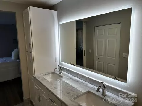 Bath - 18567 Vineyard Point Ln, Cornelius, NC 28031 photo 5 of 6