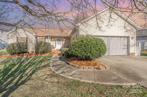 812 Highlander Ct, Concord, NC 28025